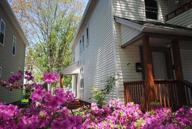 72 Hall St, Springfield, MA 01108