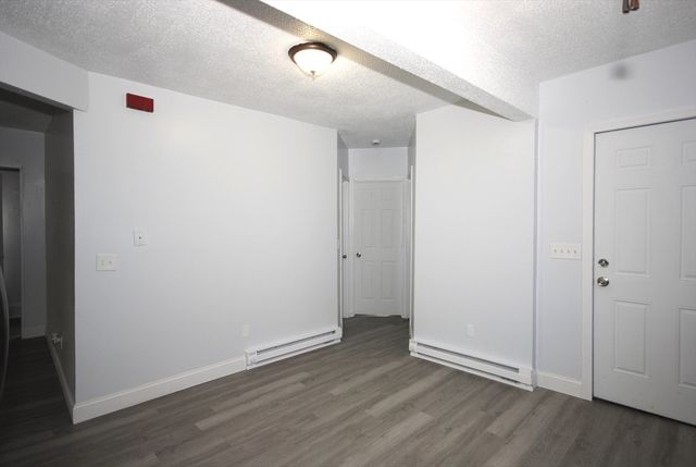 72 Hall St, Springfield, MA 01108