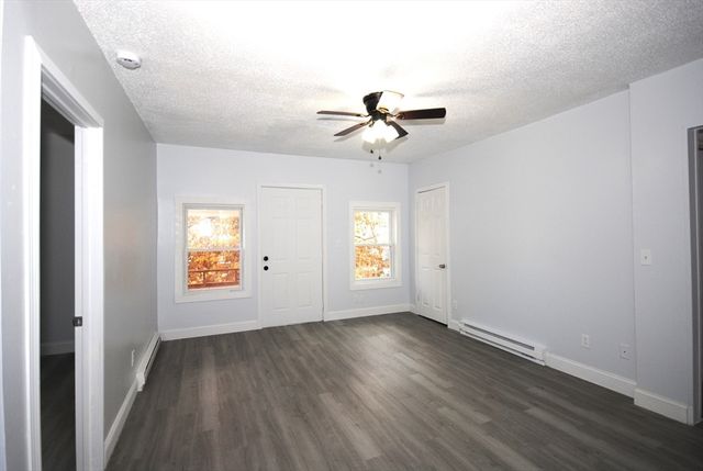 72 Hall St, Springfield, MA 01108