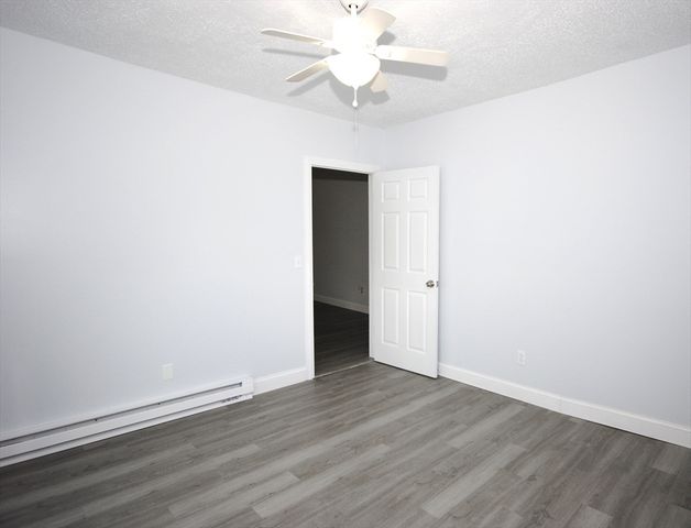 72 Hall St, Springfield, MA 01108