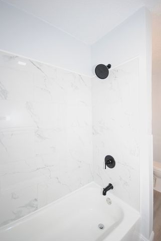 72 Hall St, Springfield, MA 01108