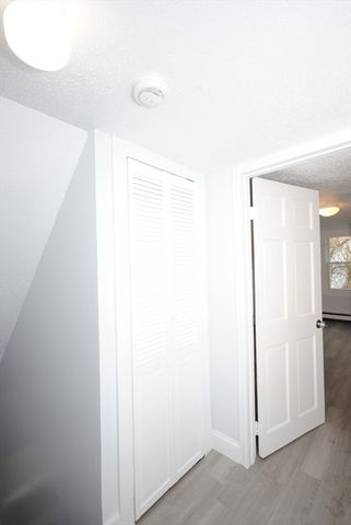 72 Hall St, Springfield, MA 01108