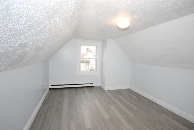 72 Hall St, Springfield, MA 01108