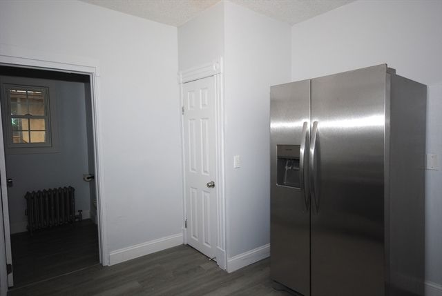 72 Hall St, Springfield, MA 01108