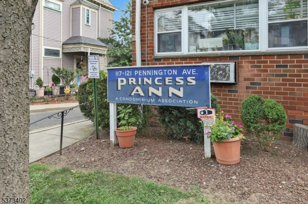 121 Pennington Ave R2, Passaic City, NJ 07055