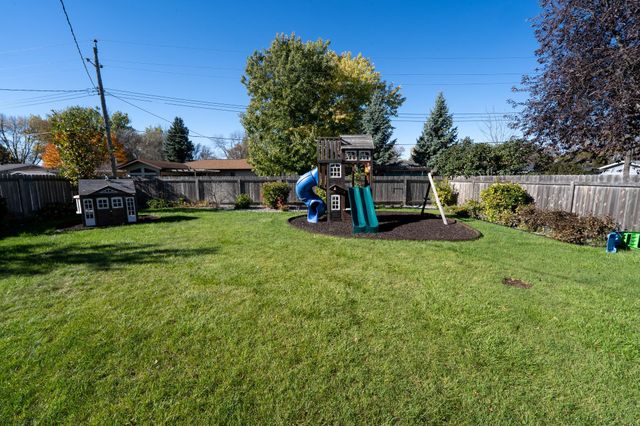 2825 11th Street S, Fargo, ND 58103