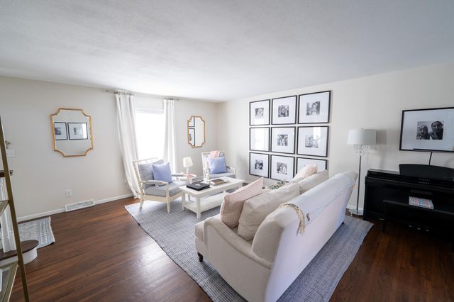 2825 11th Street S, Fargo, ND 58103