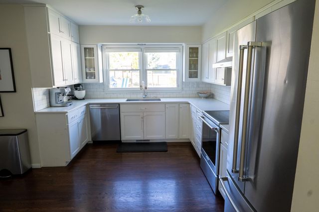 2825 11th Street S, Fargo, ND 58103