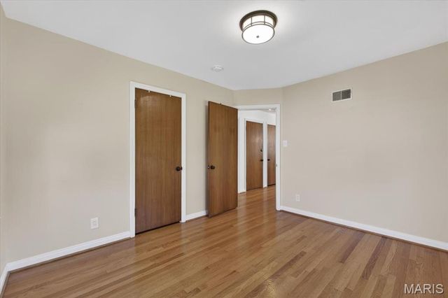415 Larkhill Court, Webster Groves, MO 63119