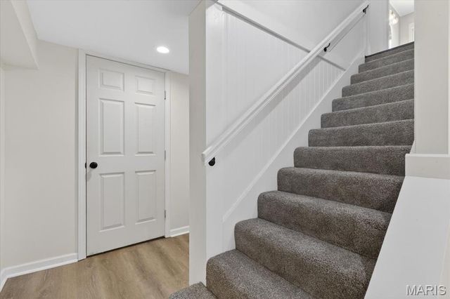 415 Larkhill Court, Webster Groves, MO 63119