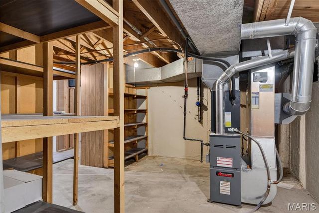 415 Larkhill Court, Webster Groves, MO 63119