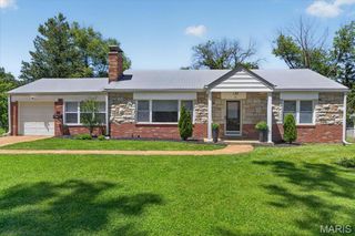 415 Larkhill Court, Webster Groves, MO 63119