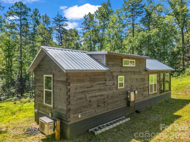231 Wandering Bear Way, Lake Lure, NC 28746