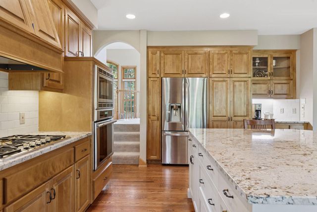 4620 Medina Lake Drive, Medina, MN 55340