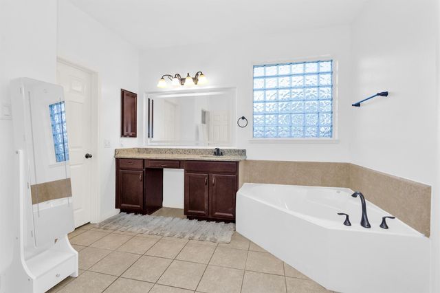 2944 Auburn Woods Drive, Pearland, TX 77581