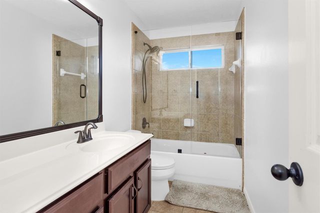 2944 Auburn Woods Drive, Pearland, TX 77581