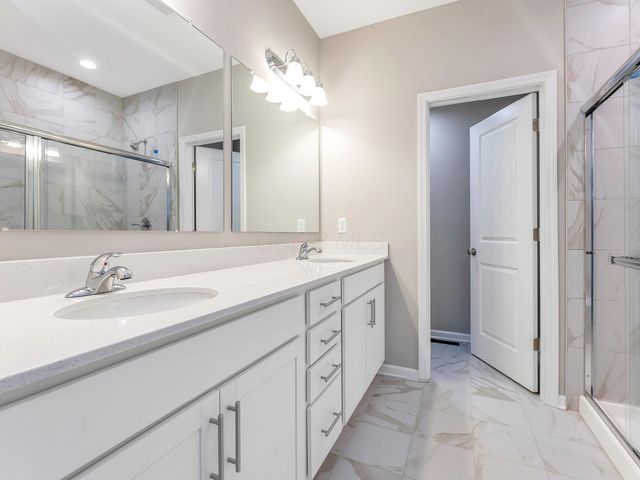1672 Bookfield Lane, Grove City, OH 43123
