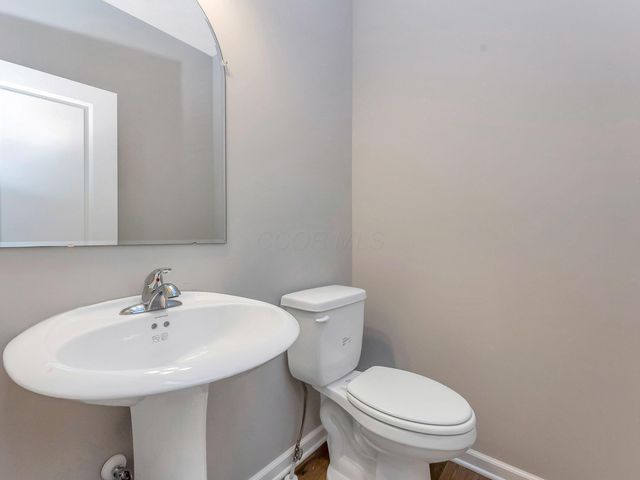 1672 Bookfield Lane, Grove City, OH 43123