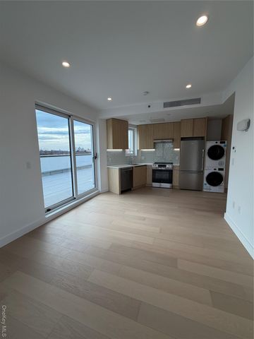 150-02 Northern Boulevard 4A, Flushing, NY 11354