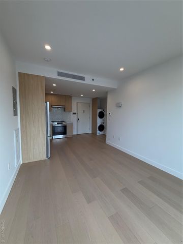 150-02 Northern Boulevard 4A, Flushing, NY 11354