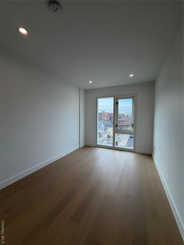 150-02 Northern Boulevard 4A, Flushing, NY 11354