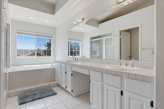 65 Via Casitas, Bonsall, CA 92003