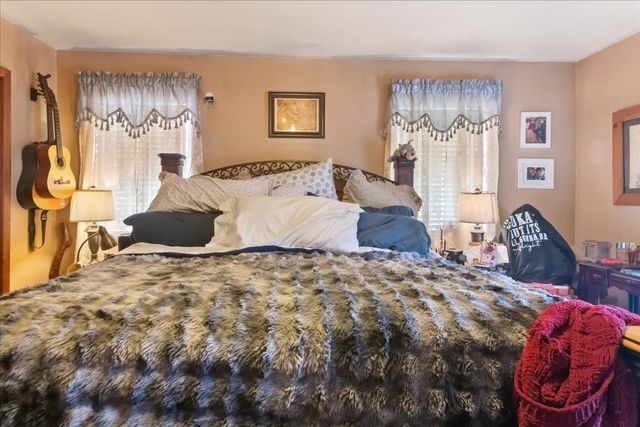 374 Lake Road, St. Albans Town, VT 05478