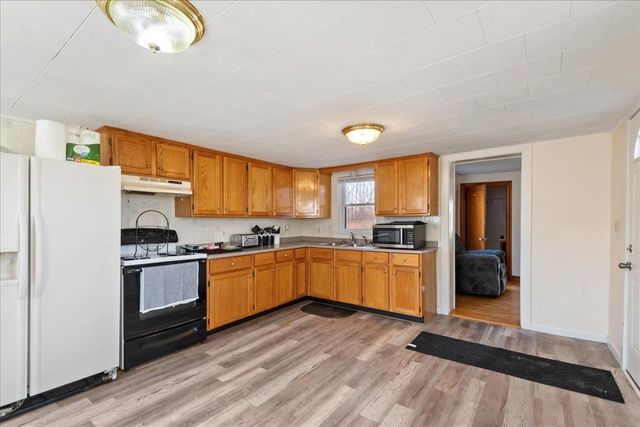 374 Lake Road, St. Albans Town, VT 05478