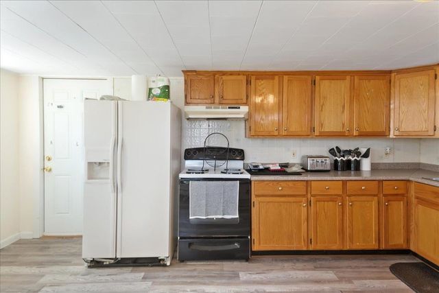 374 Lake Road, St. Albans Town, VT 05478