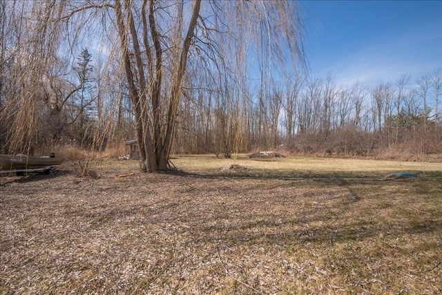 374 Lake Road, St. Albans Town, VT 05478