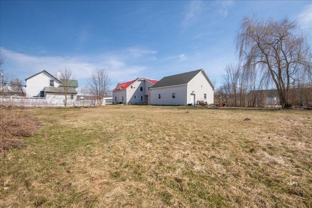374 Lake Road, St. Albans Town, VT 05478