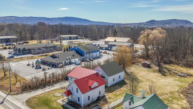 374 Lake Road, St. Albans Town, VT 05478