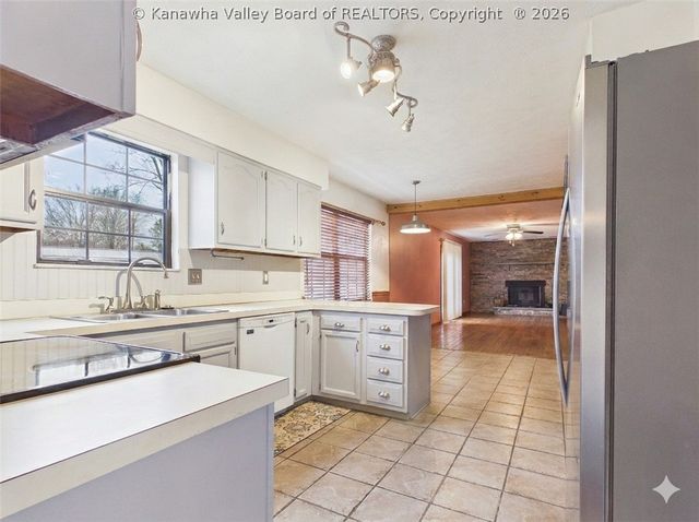 204 Bent Tree Estates, Scott Depot, WV 25560