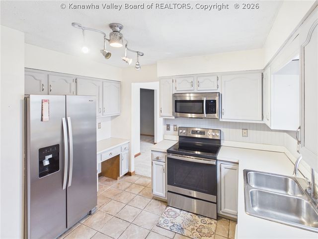 204 Bent Tree Estates, Scott Depot, WV 25560