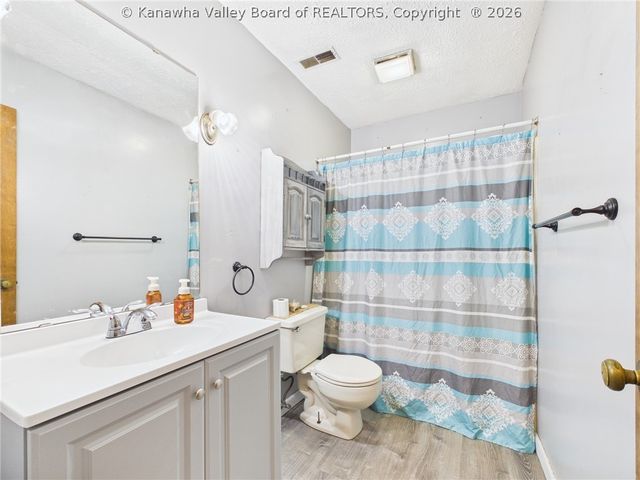 204 Bent Tree Estates, Scott Depot, WV 25560