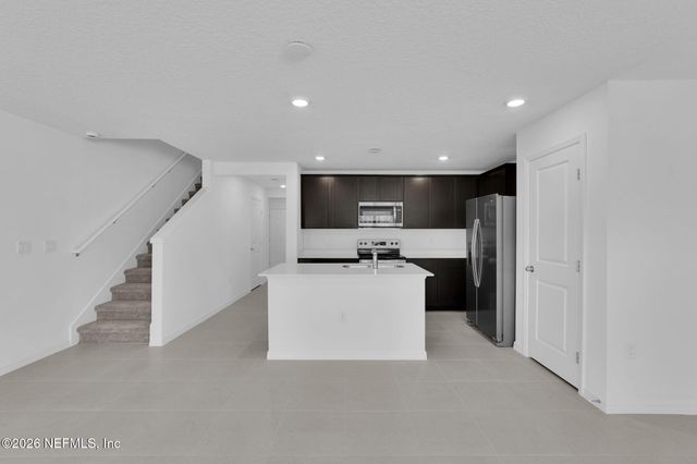 10106 WHISTLING PINE Court, Jacksonville, FL 32221
