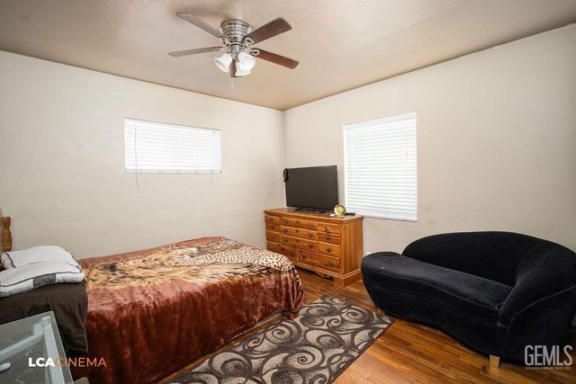 1912 Wilson Road, Bakersfield, CA 93304