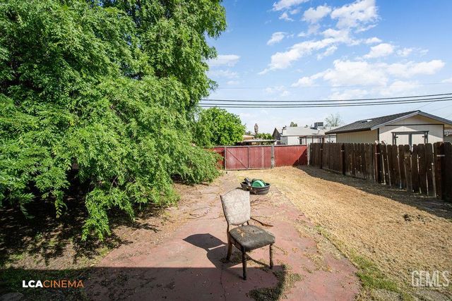 1912 Wilson Road, Bakersfield, CA 93304