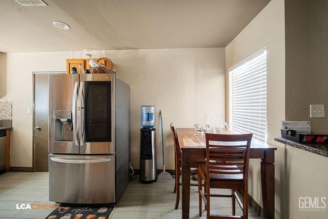 1912 Wilson Road, Bakersfield, CA 93304