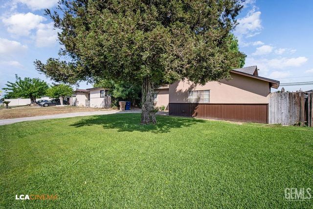 1912 Wilson Road, Bakersfield, CA 93304