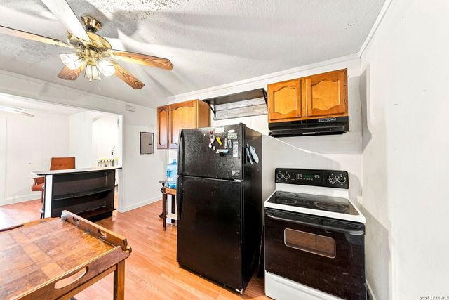 3330 W Laurel St, San Antonio, TX 78228