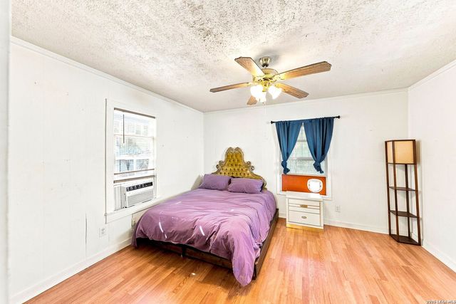 3330 W Laurel St, San Antonio, TX 78228