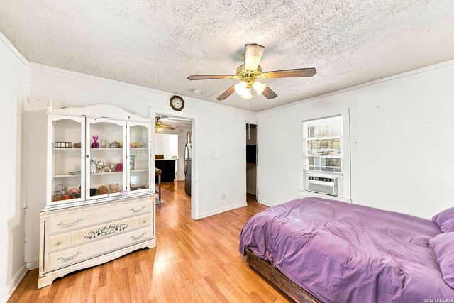 3330 W Laurel St, San Antonio, TX 78228