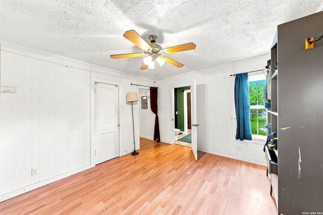 3330 W Laurel St, San Antonio, TX 78228