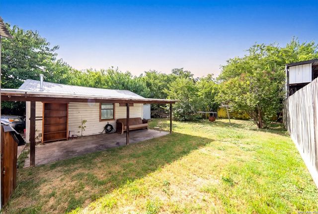 3330 W Laurel St, San Antonio, TX 78228