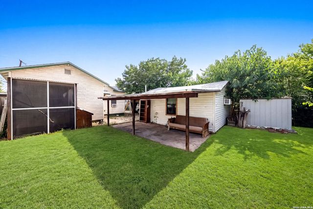 3330 W Laurel St, San Antonio, TX 78228