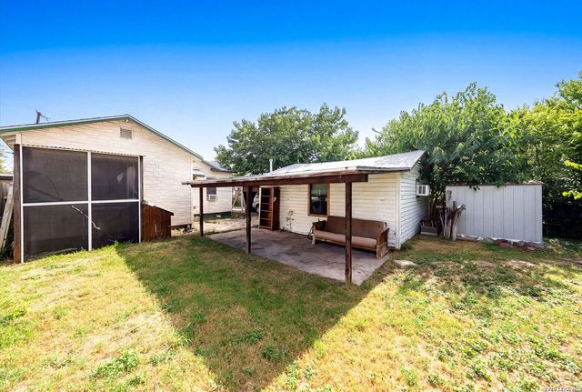 3330 W Laurel St, San Antonio, TX 78228