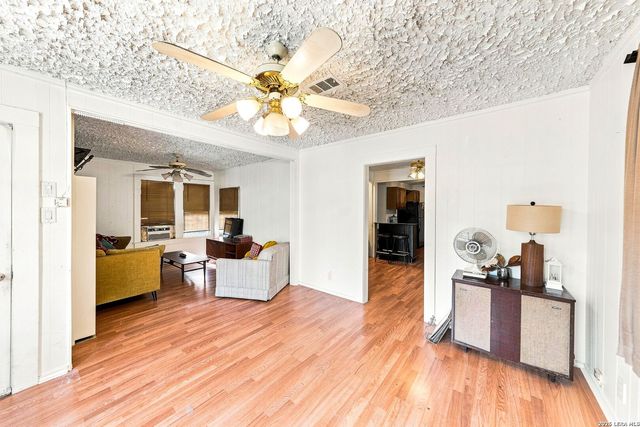 3330 W Laurel St, San Antonio, TX 78228