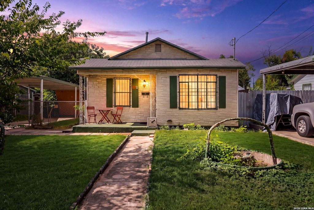 3330 W Laurel St, San Antonio, TX 78228