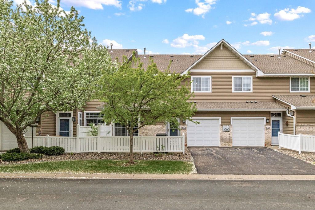 14075 Plymouth Avenue 92, Burnsville, MN 55337 — exterior